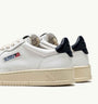 SNEAKERS MEDALIST LOW AUS WEISSEM LEDER MIT SPACE
