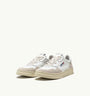 SNEAKERS MEDALIST LOW AUS WEIßEM LEDER UND BEIGEM WILDLEDER