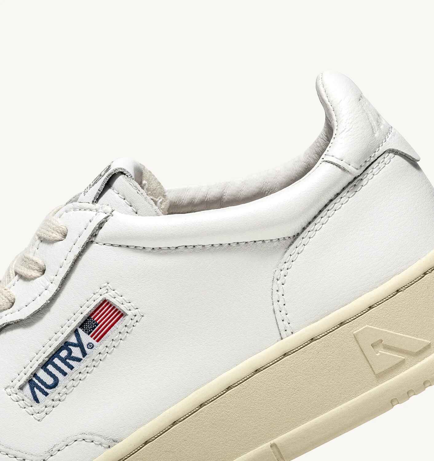 SNEAKERS MEDALIST LOW AUS WEISSEM LEDER