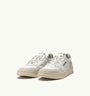 SNEAKERS MEDALIST LOW AUS WEIßEM UND BLAUEM LEDER UND BEIGEM WILDLEDER