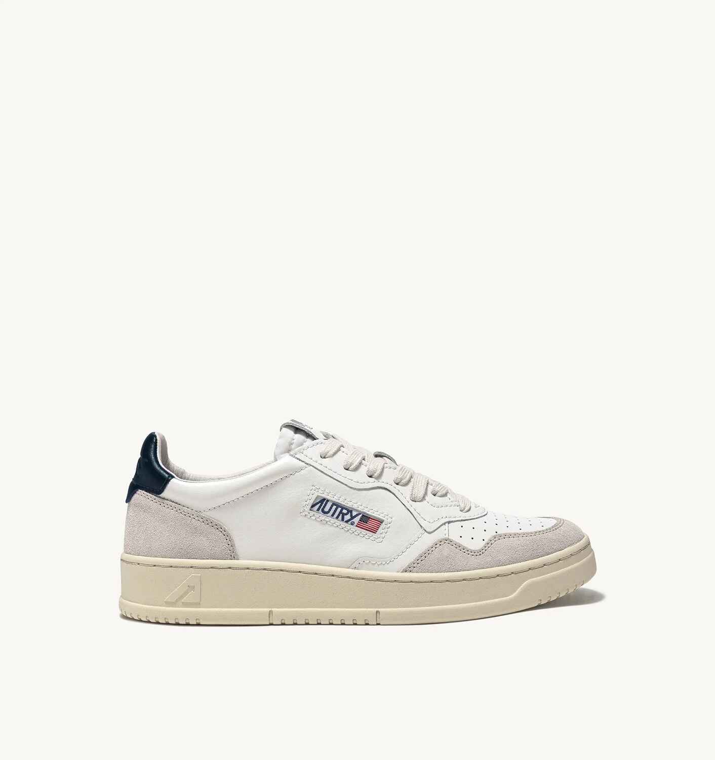 SNEAKERS MEDALIST LOW AUS WEIßEM UND BLAUEM LEDER UND BEIGEM WILDLEDER