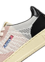 SNEAKERS MEDALIST EASEKNIT LOW AUS STRICK IN ELFENBEIN, SCHWARZ UND POWDER