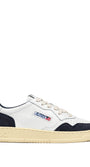 SNEAKERS MEDALIST LOW AUS LEDER IN WEISS UND WILDLEDER IN OCEANO