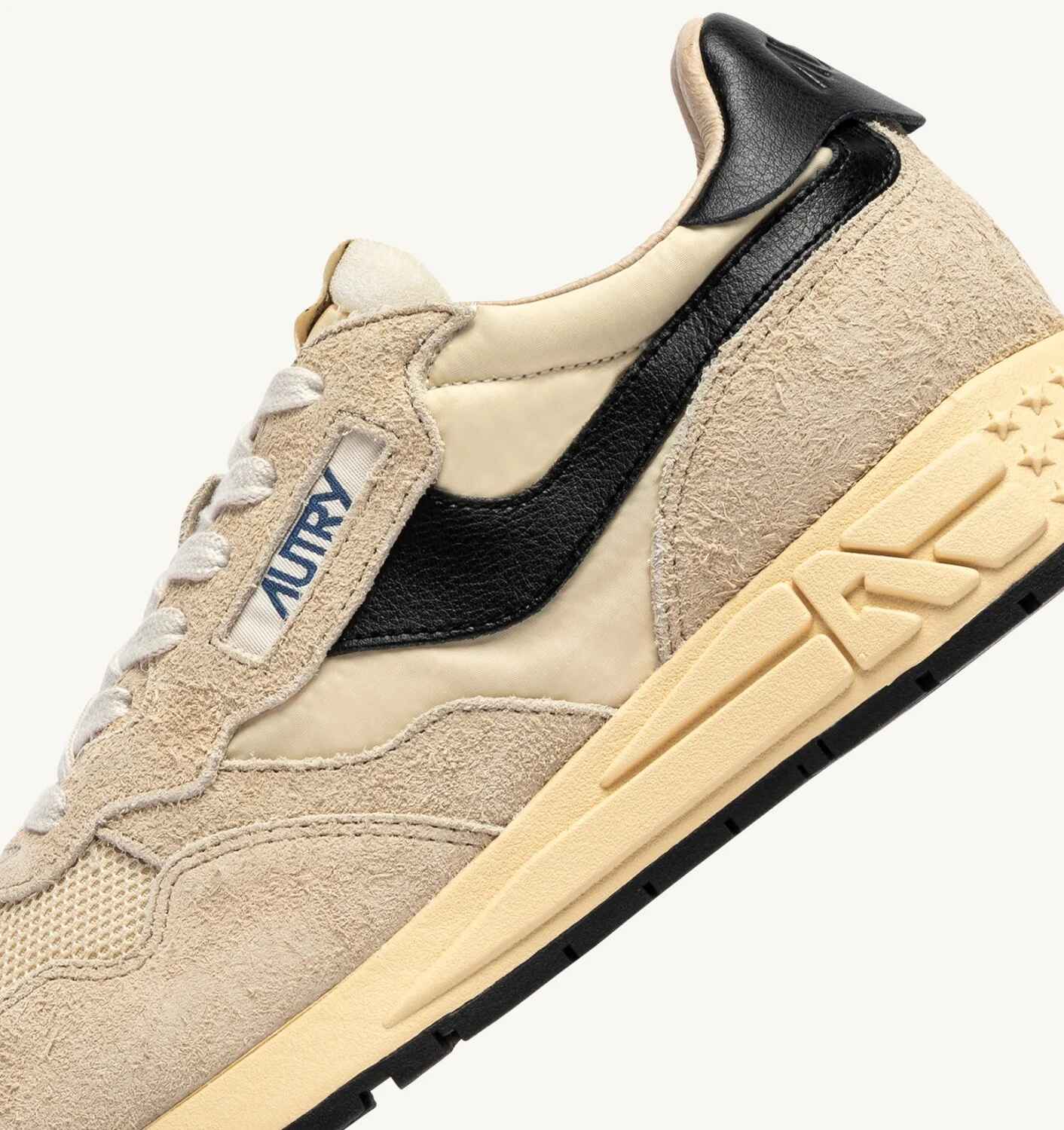 SNEAKERS REELWIND LOW AUS NYLON UND WILDLEDER IN ECRU UND SCHWARZ