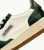 SNEAKERS MEDALIST LOW AUS LEDER IN MARSHMALLOW UND GRÜN