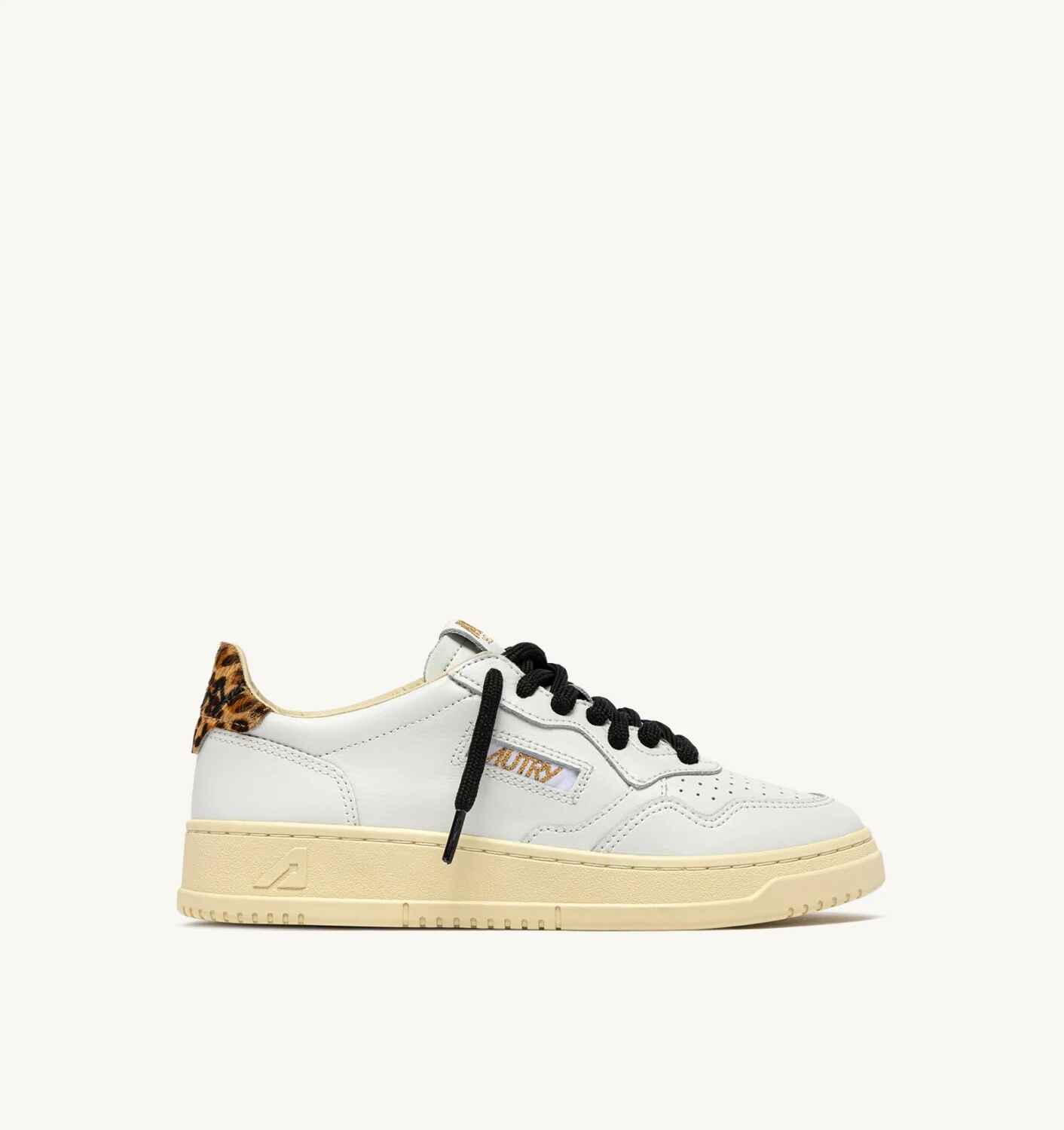 SNEAKERS MEDALIST LOW AUS LEDER IN WEISS UND LEOPARD