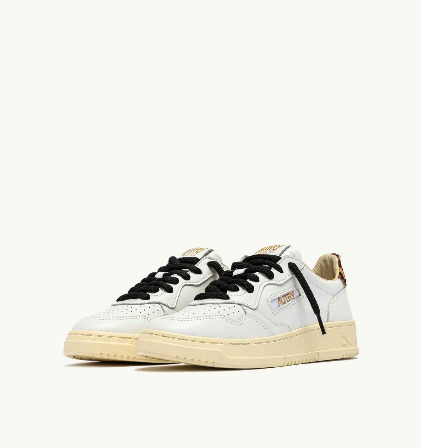 SNEAKERS MEDALIST LOW AUS LEDER IN WEISS UND LEOPARD