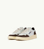 SNEAKERS MEDALIST LOW AUS LEDER IN WEISS UND WILDLEDER IN MOGANO