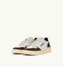 SNEAKERS MEDALIST LOW AUS LEDER IN WEISS UND WILDLEDER IN MOGANO