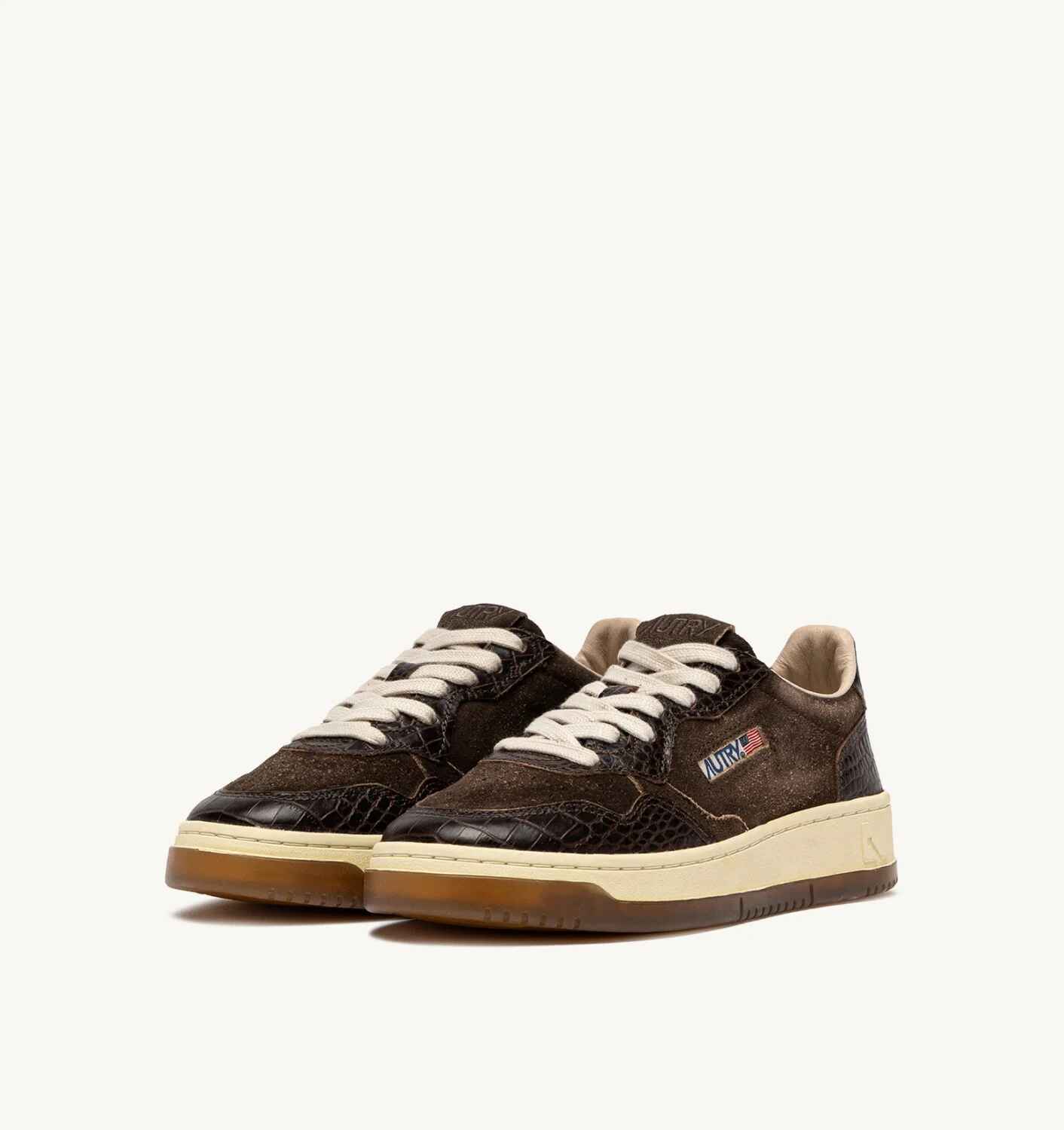 SNEAKERS MEDALIST LOW AUS WILDLEDER UND LEDER IN MUSTANG UND MARRONE
