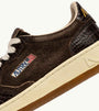 SNEAKERS MEDALIST LOW AUS WILDLEDER UND LEDER IN MUSTANG UND MARRONE