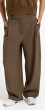 Gewebte Barrel-Leg-Hose mit Zierfalte