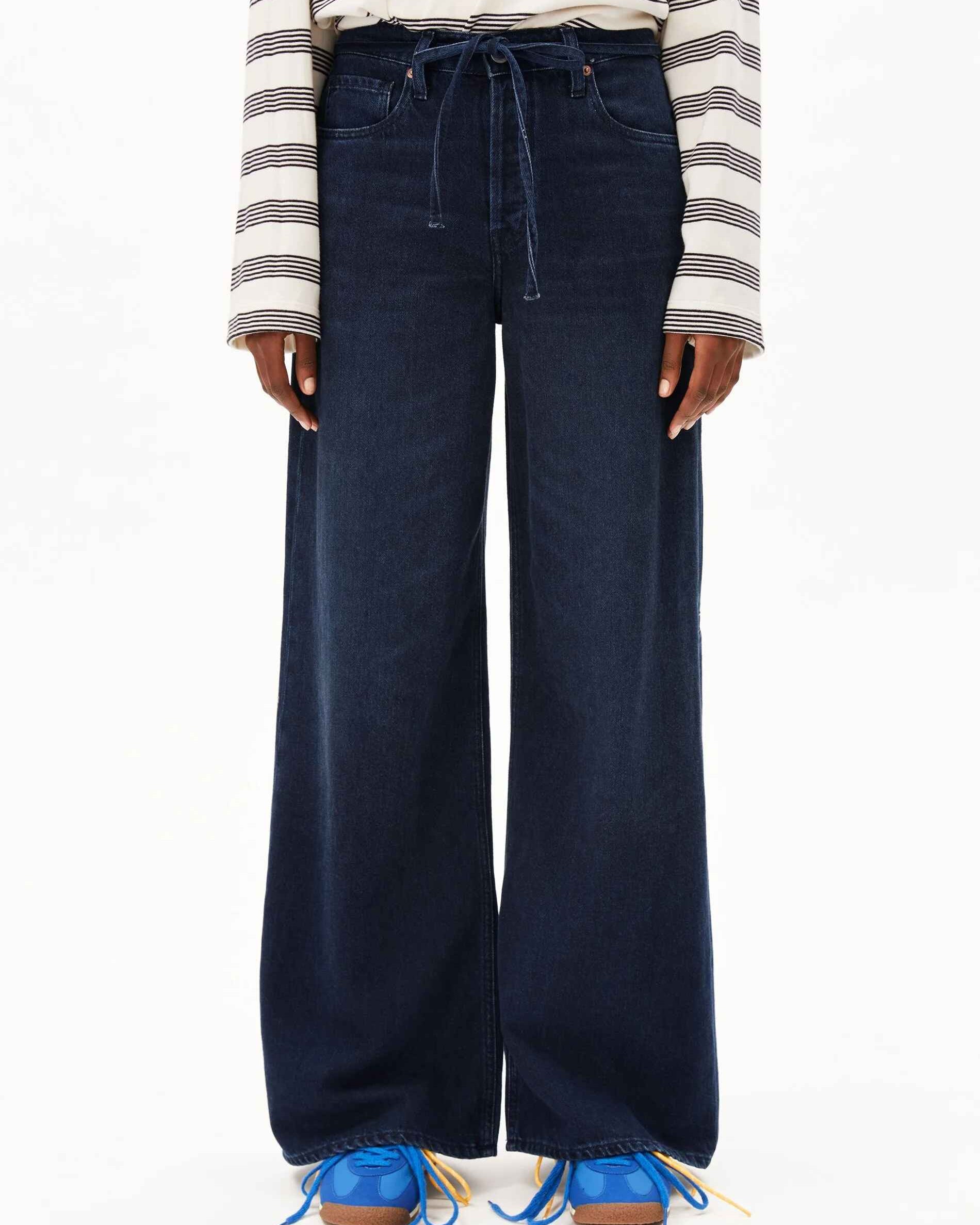 ASTRAEAAS MID WAIST WIDE JEANS