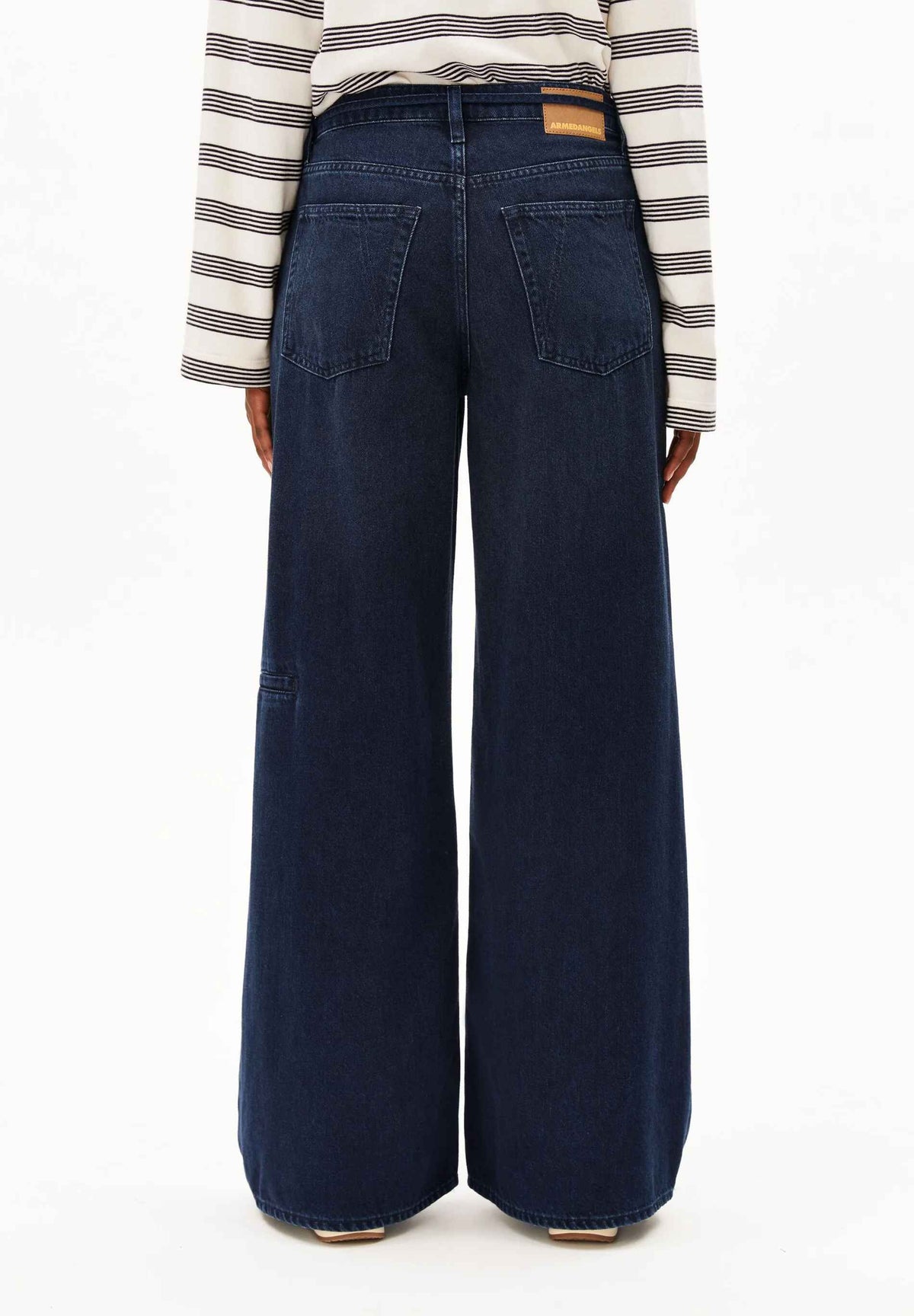 ASTRAEAAS MID WAIST WIDE JEANS