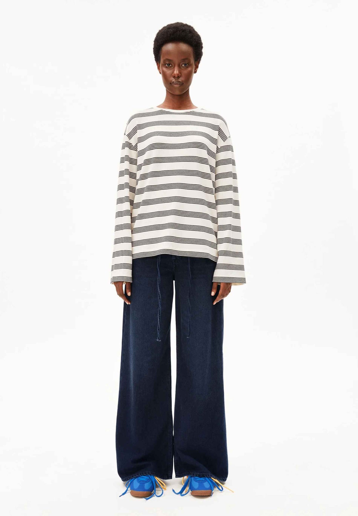 ASTRAEAAS MID WAIST WIDE JEANS