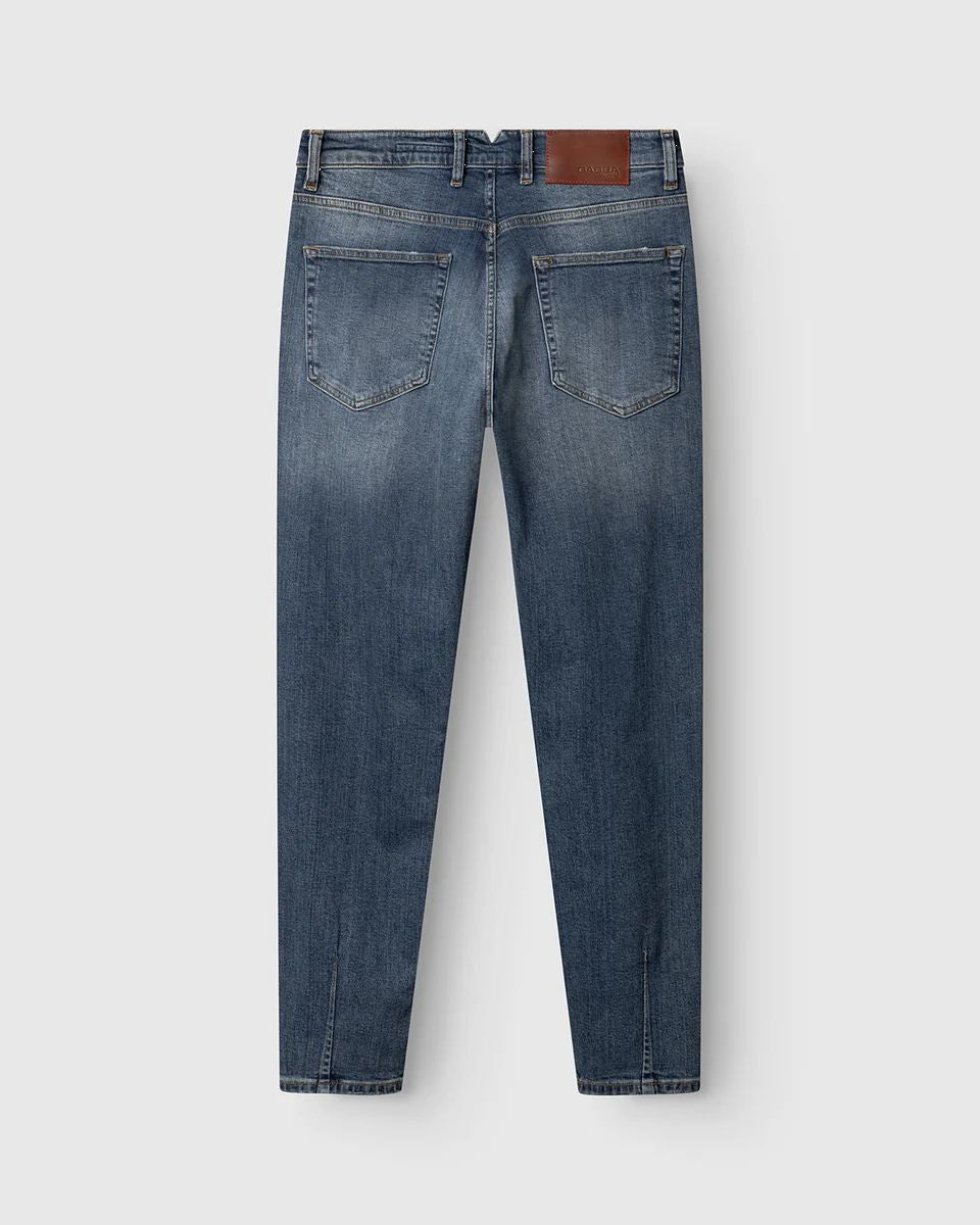 Alex Cros Cropped